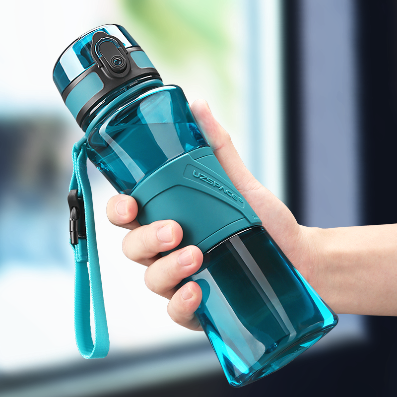 扭型運(yùn)動(dòng)水杯