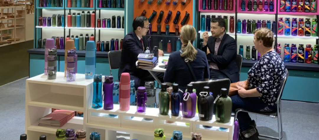 UZSPACE品牌水杯實(shí)力亮相伊斯坦布爾國際文具及辦公用品展覽會(huì)